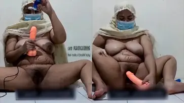 Bokep Indo Jameela Lepas Mukenah Ngocok Memek